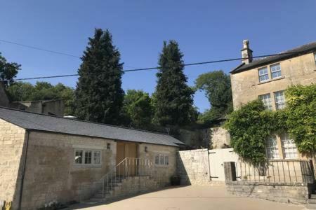 Skittles - Charming One Bedroom Apartment - Parking - Easy Access To Bath Box  Екстериор снимка