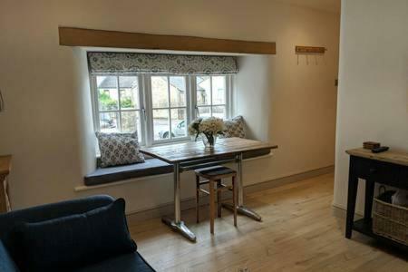 Skittles - Charming One Bedroom Apartment - Parking - Easy Access To Bath Box  Екстериор снимка