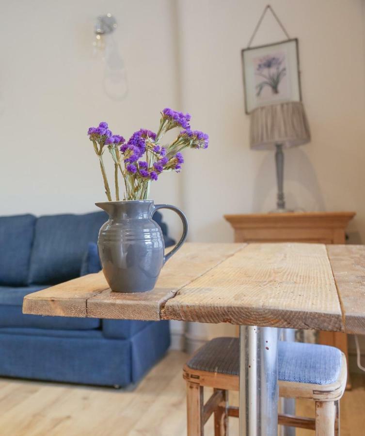 Skittles - Charming One Bedroom Apartment - Parking - Easy Access To Bath Box  Екстериор снимка