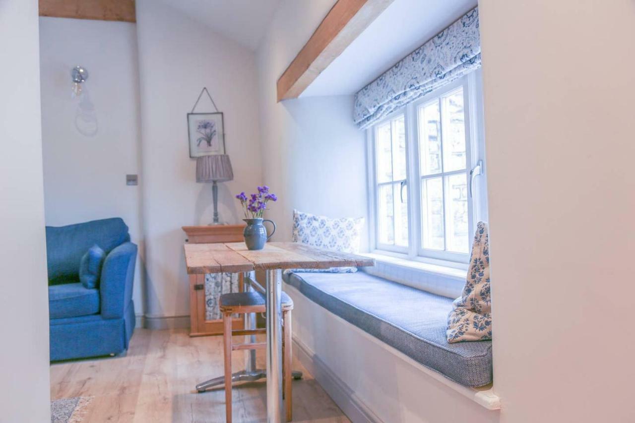 Skittles - Charming One Bedroom Apartment - Parking - Easy Access To Bath Box  Екстериор снимка