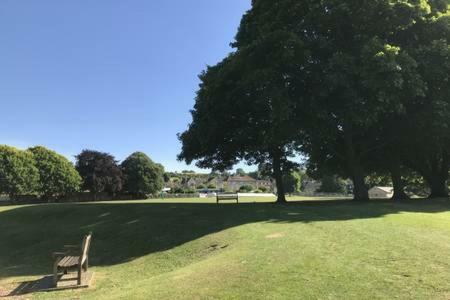 Skittles - Charming One Bedroom Apartment - Parking - Easy Access To Bath Box  Екстериор снимка