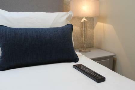 Skittles - Charming One Bedroom Apartment - Parking - Easy Access To Bath Box  Екстериор снимка