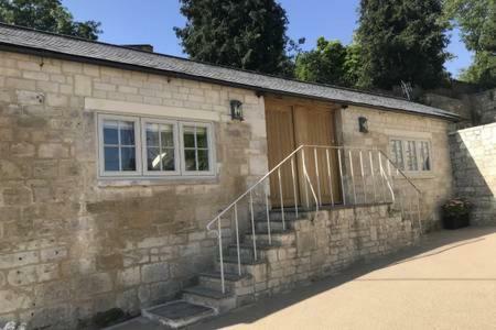 Skittles - Charming One Bedroom Apartment - Parking - Easy Access To Bath Box  Екстериор снимка